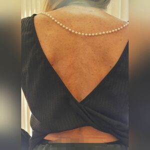 Elegant Black Sweater With  Front Or Back Adjustable Pearl Necklace